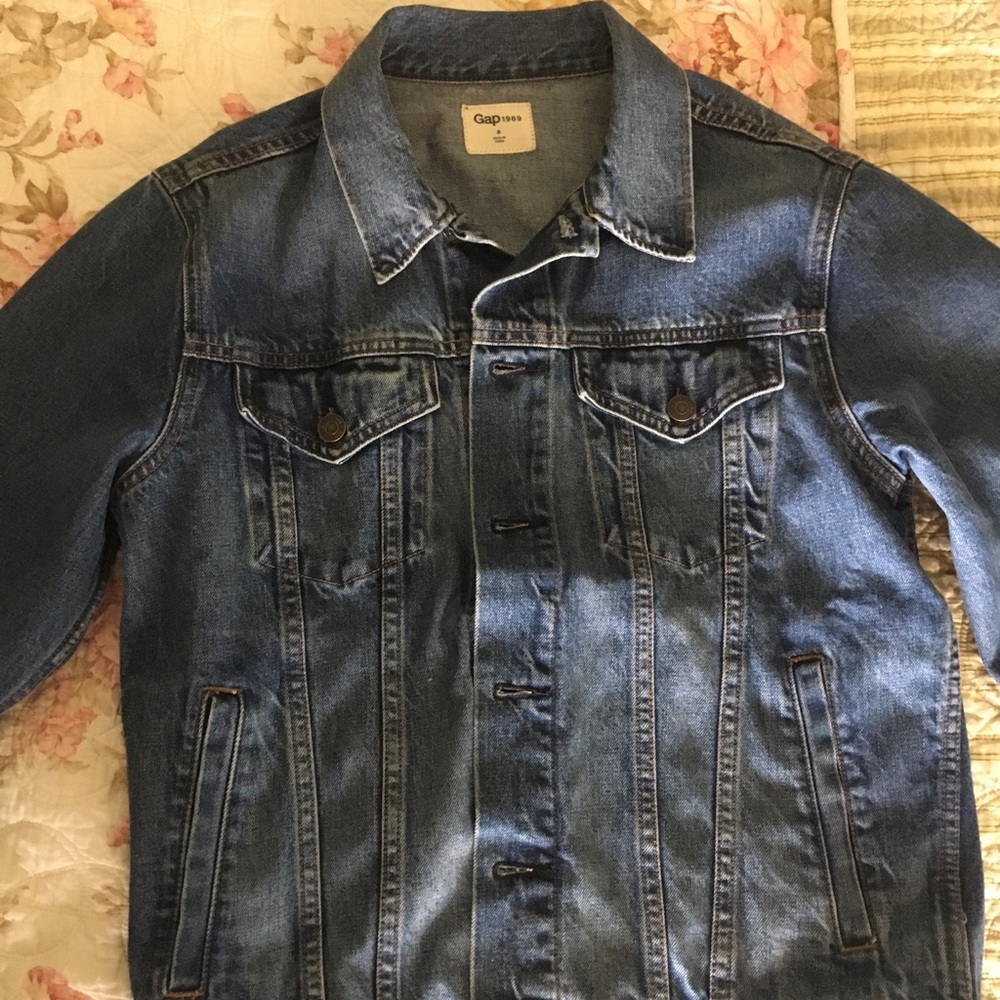 GAP JEAN JACKET - MENS SMALL